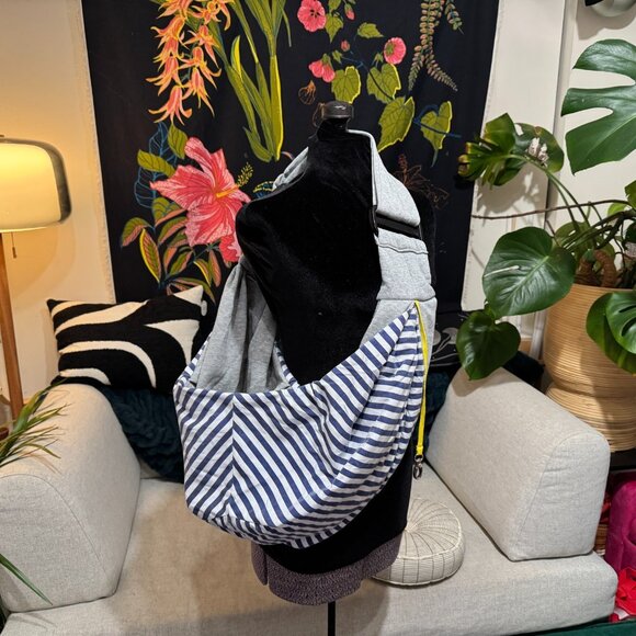 TIMETUU Pet Gear: Reversible Cross-Body Pet Sling Pet Carrier, Grey/Blue Stripe - Picture 10 of 16